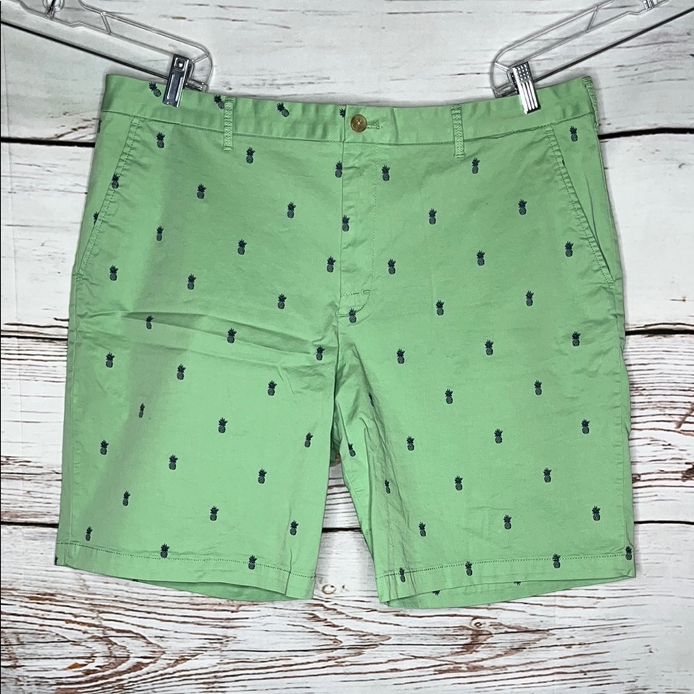 Izod Size 40 Mint - Blue Pineapple Print Advantage Performance Flat Front Shorts
